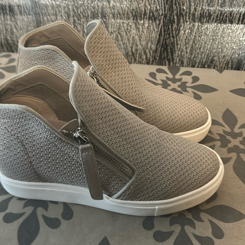 Steve Madden gray wedge sneakers